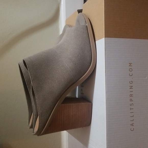 Call It Spring Tauge Block Heel Size 10 - Picture 3 of 9